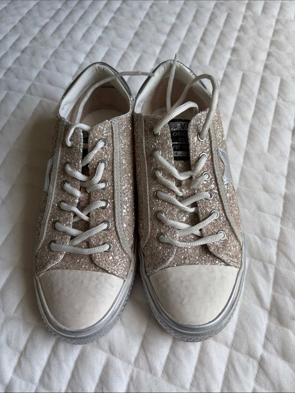 Sparkle Glitter Low-Top Sneakers - Gold